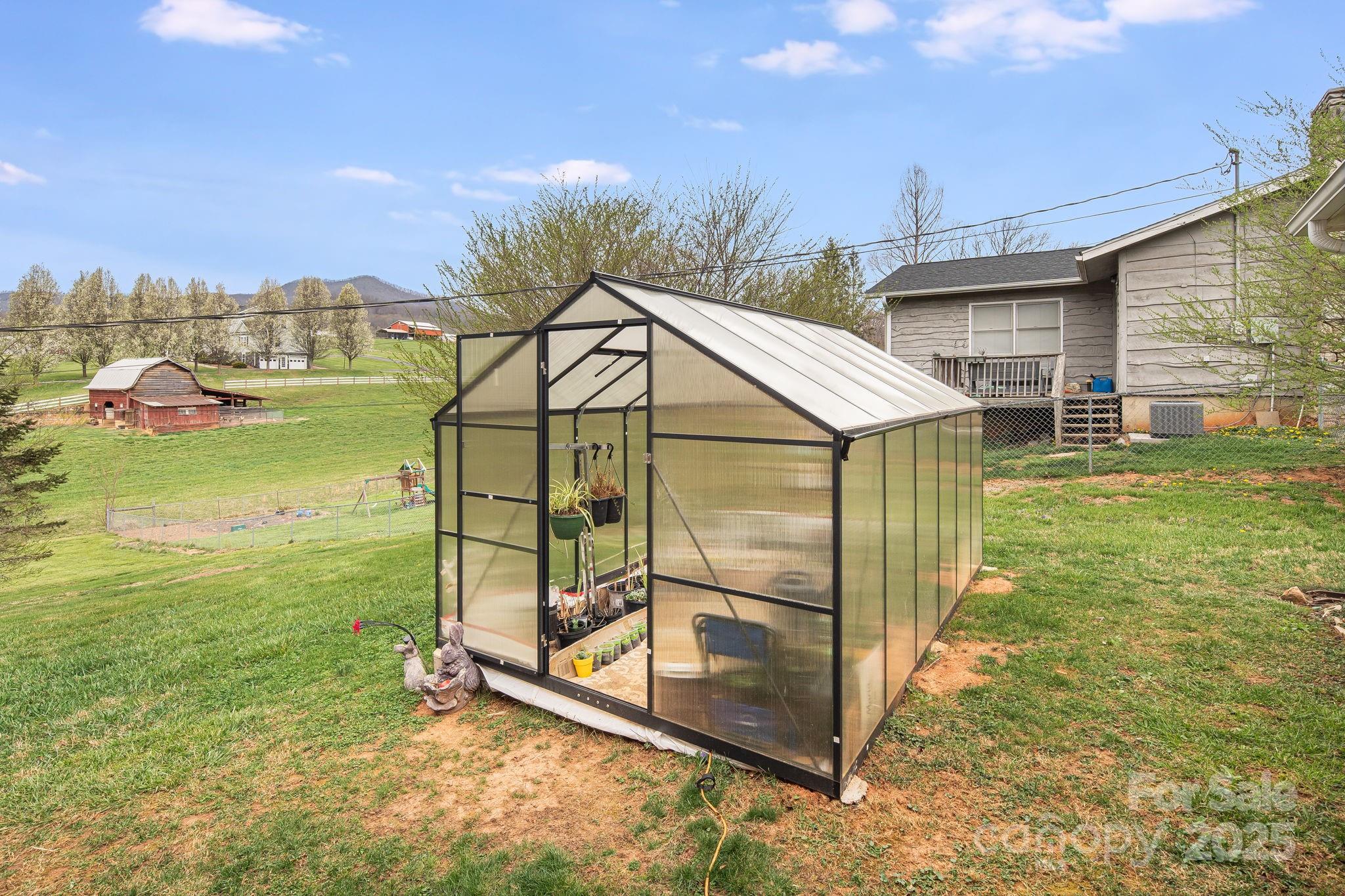 413 Morgan Road Candler, NC 28715 - Photo 28 of 31 Gallery Image 28