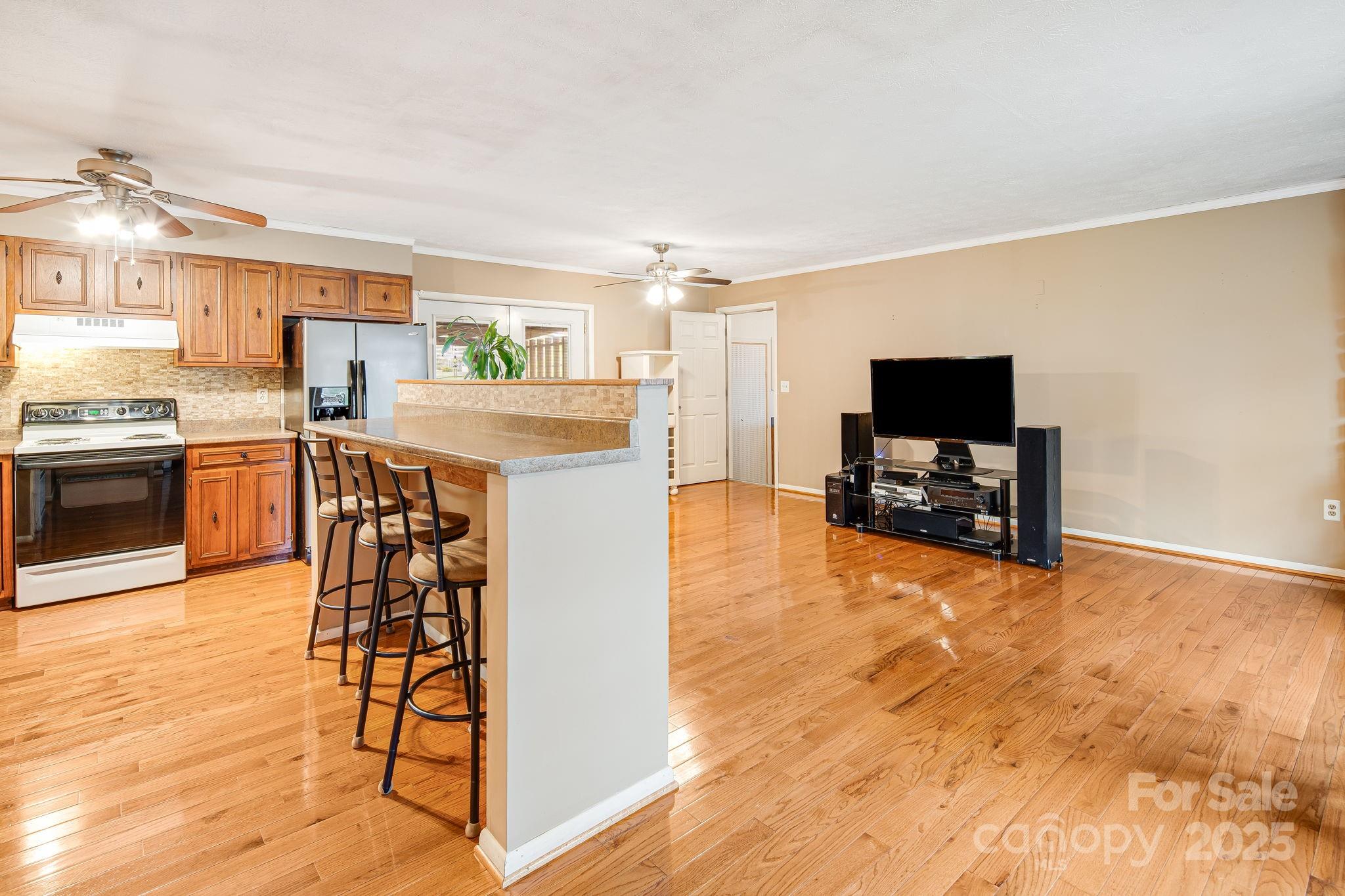 413 Morgan Road Candler, NC 28715 - Photo 9 of 31 Gallery Image 9