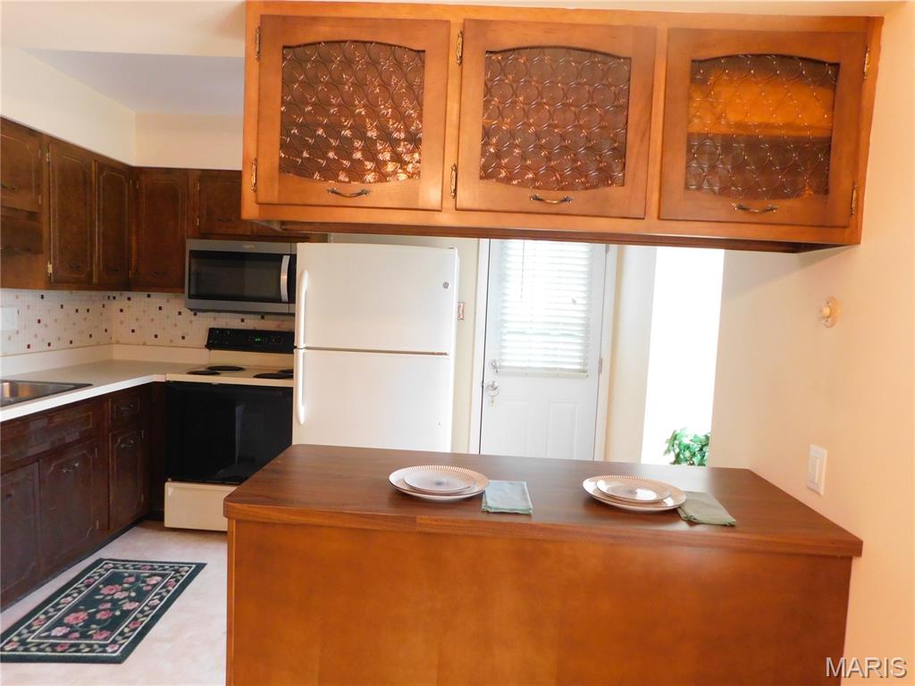 1678 Blue Ridge Drive, Unit F St. Louis, MO 63125 - Photo 4 of 38
