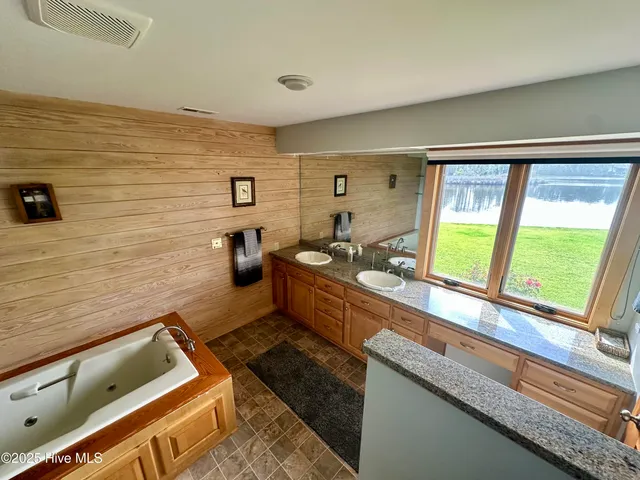 $730,000 | 181 Dallas Paul Road, Belhaven, NC 27810