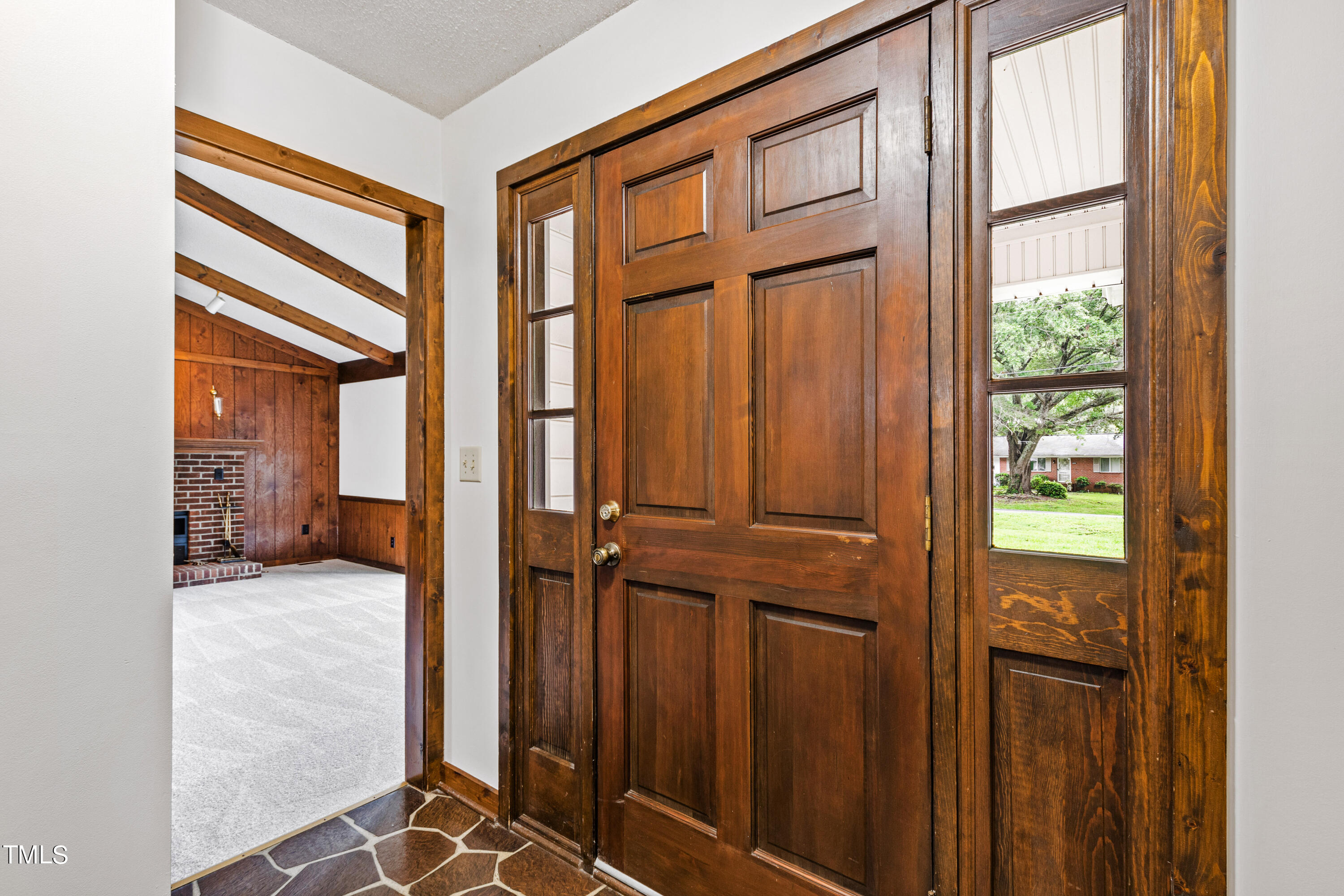 224 Singleton Street Raleigh, NC 27606 - Photo 6 of 49 FoyerA