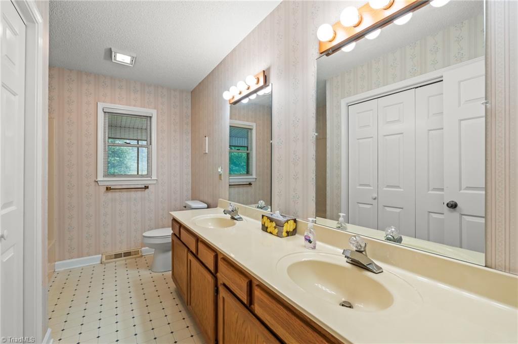 482 Motsinger Road Winston-Salem, NC 27107 - Photo 29 of 34