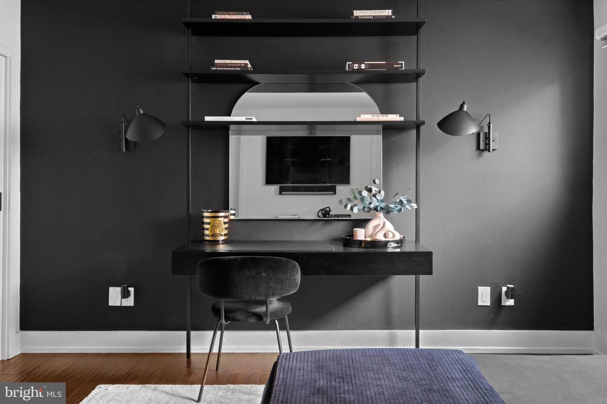 502 Delancey Street, Unit A Philadelphia, PA 19106 - Photo 20 of 32 a living room with furniture and a potted plant