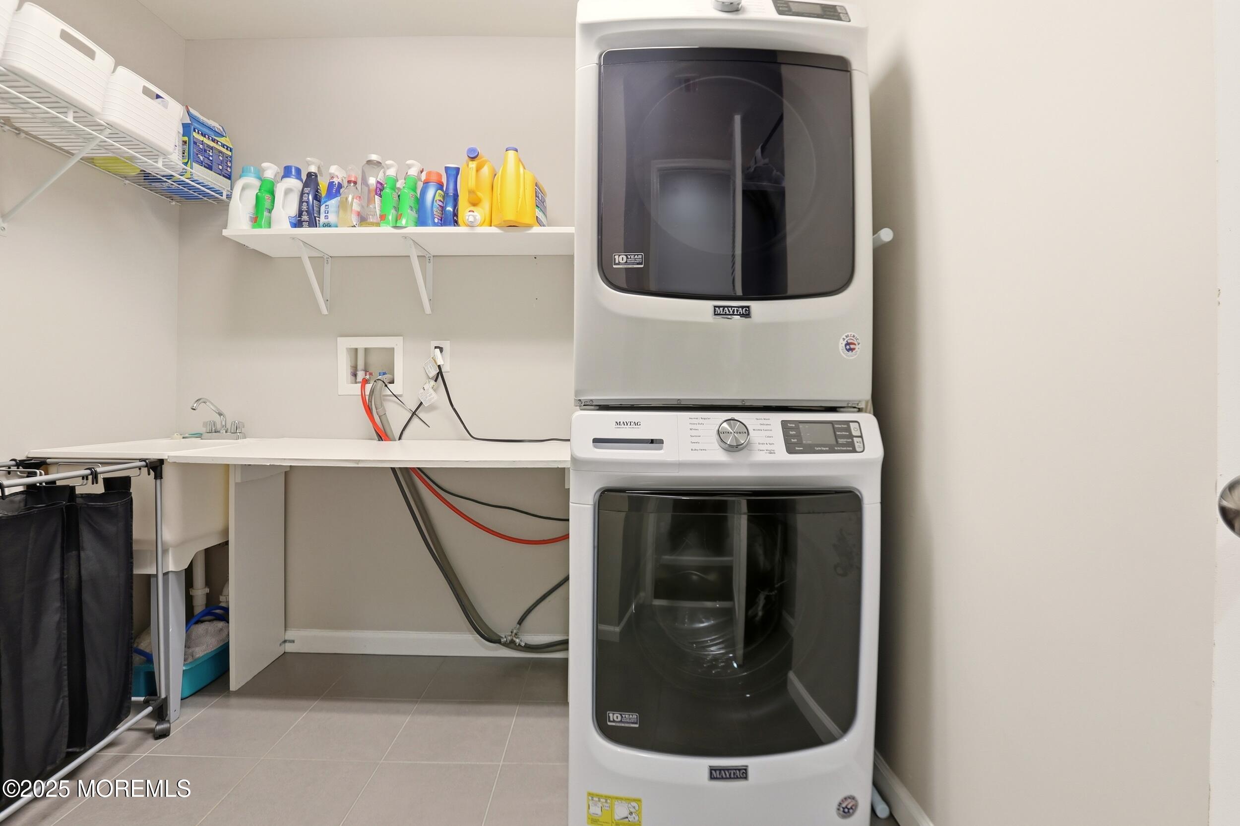 119 North Zinfandel Road Lakewood, NJ 08701 - Photo 24 of 29 a utility room with dryer and washer