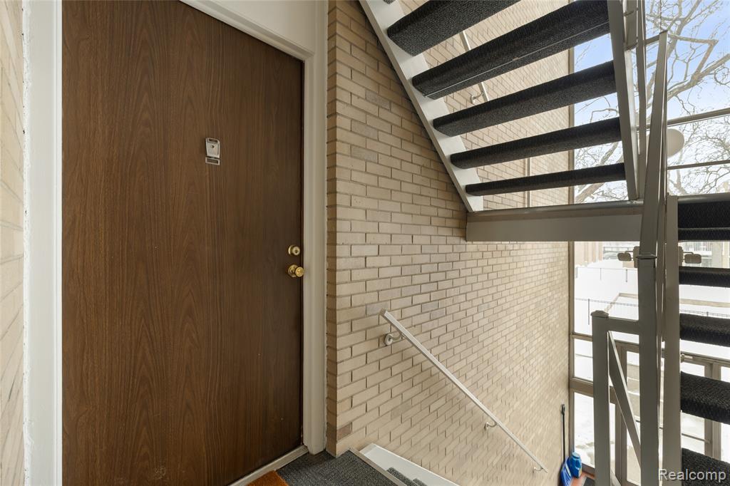 4909 Crooks Road, Unit D6 Royal Oak, MI 48073 - Photo 2 of 16