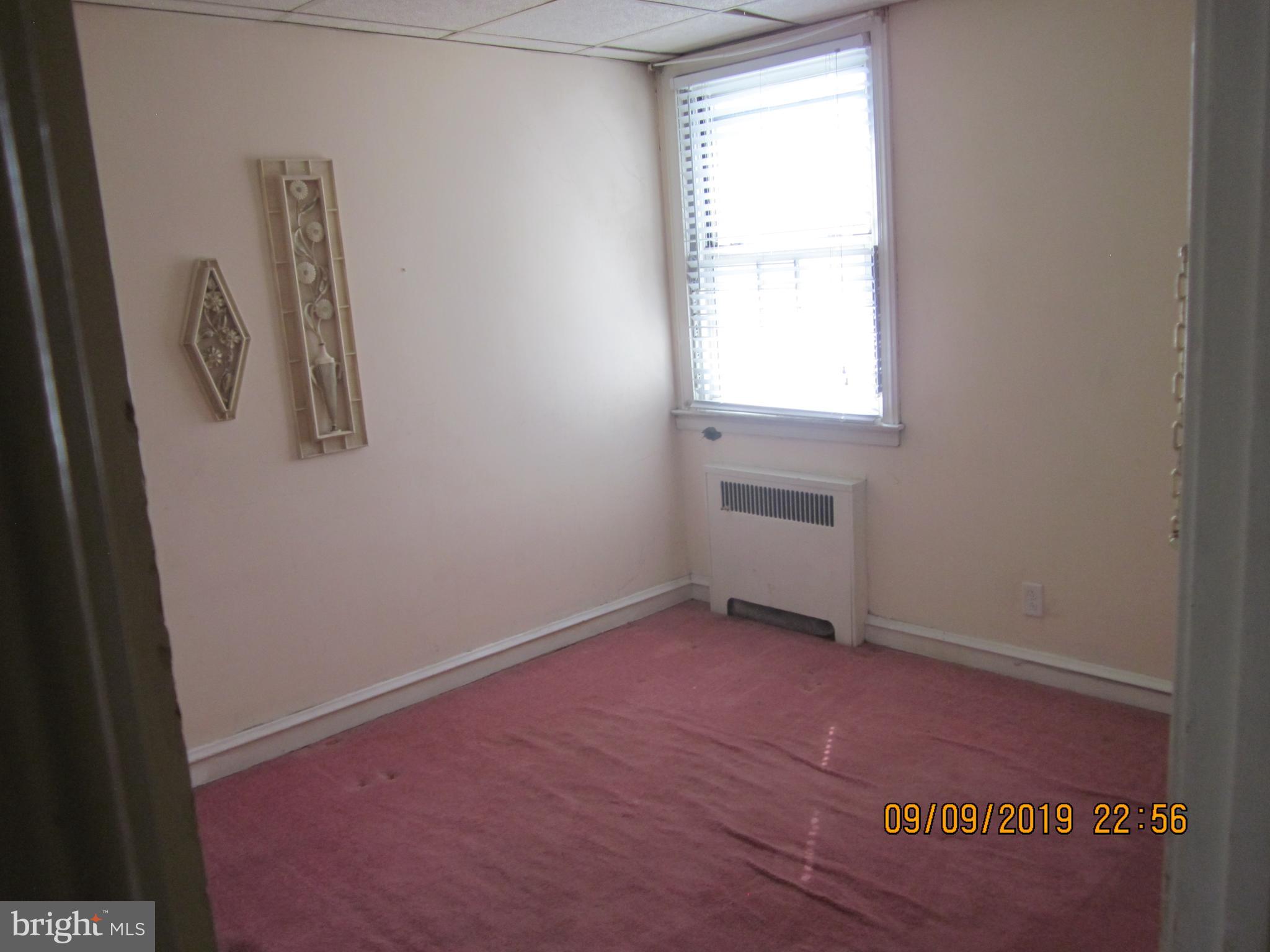 5724 Nassau Road Philadelphia, PA 19131 - Photo 15 of 18 Middle bedroom
