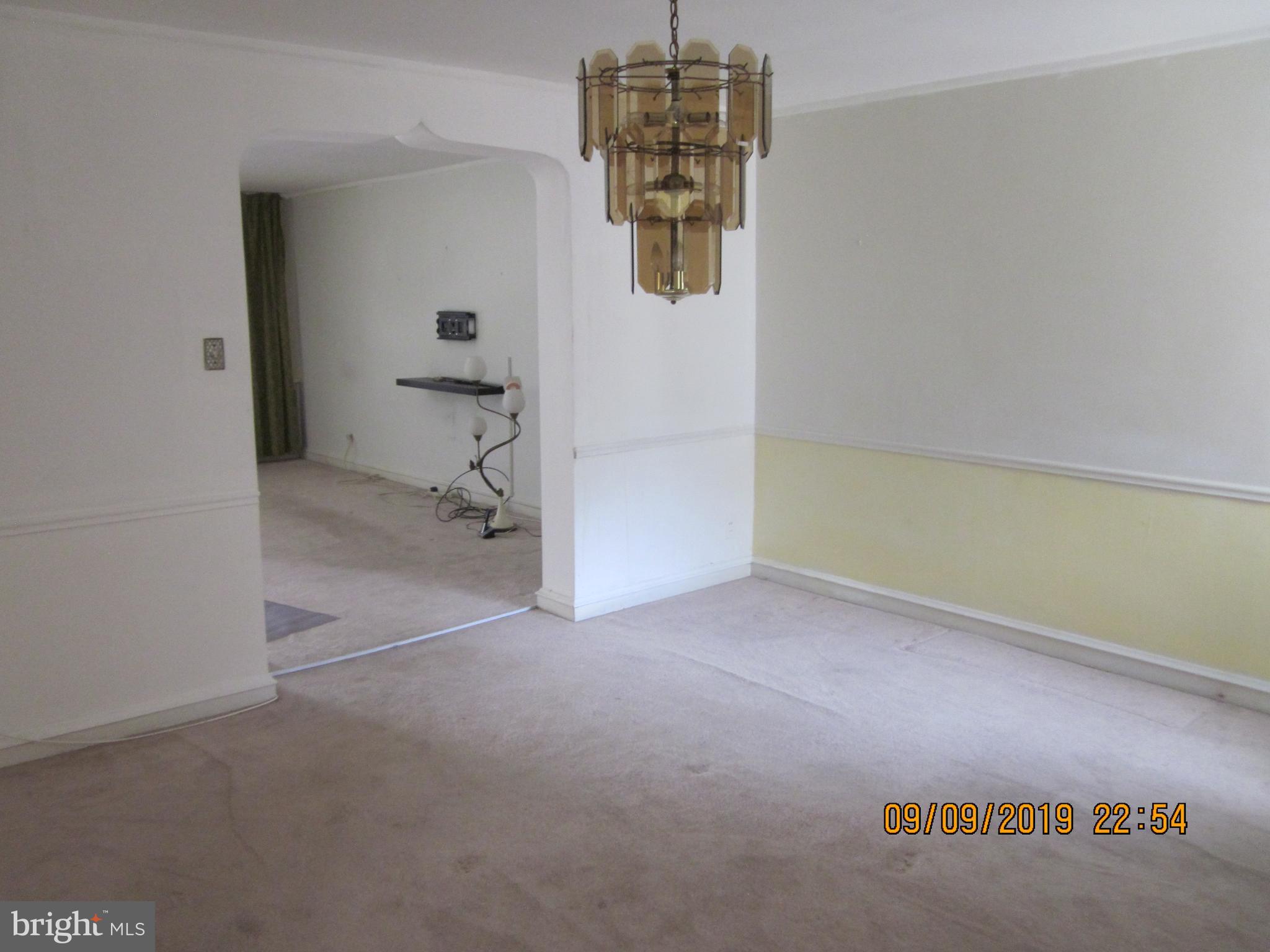 5724 Nassau Road Philadelphia, PA 19131 - Photo 3 of 18 Dining room