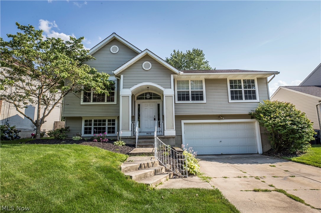 952 Emory Avenue Akron, OH 44310 - Photo 1 of 28 Gallery Image 1