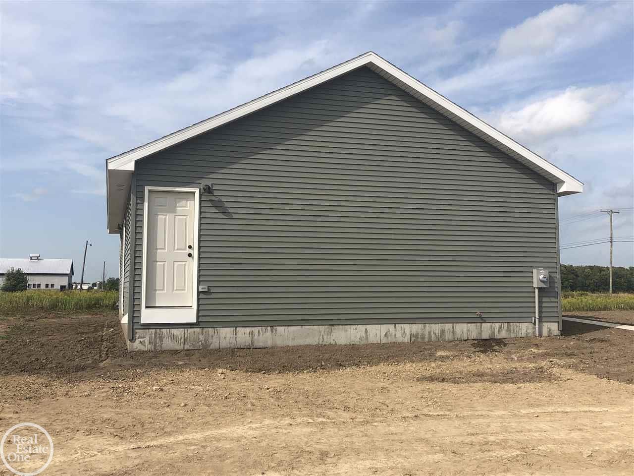 8069 Wildcat Road Jeddo, MI 48032 - Photo 3 of 22