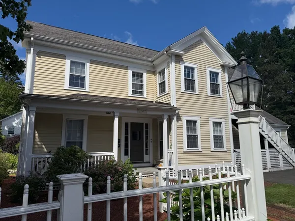 $2,600 | 580 Main Street, Unit 2, Lynnfield, MA 01940