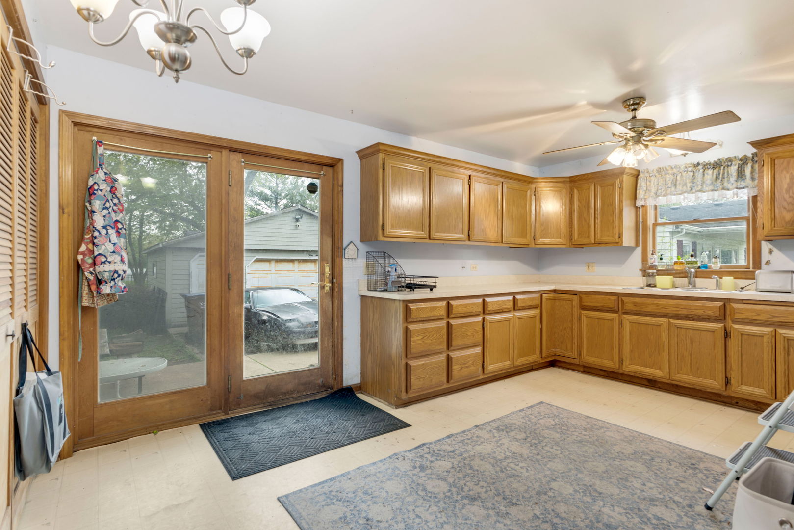 S475 Old York Road Elmhurst, IL 60126 - Photo 6 of 21