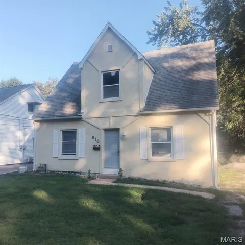 $210,000 | 610 East Monroe Street, Belleville, IL 62220