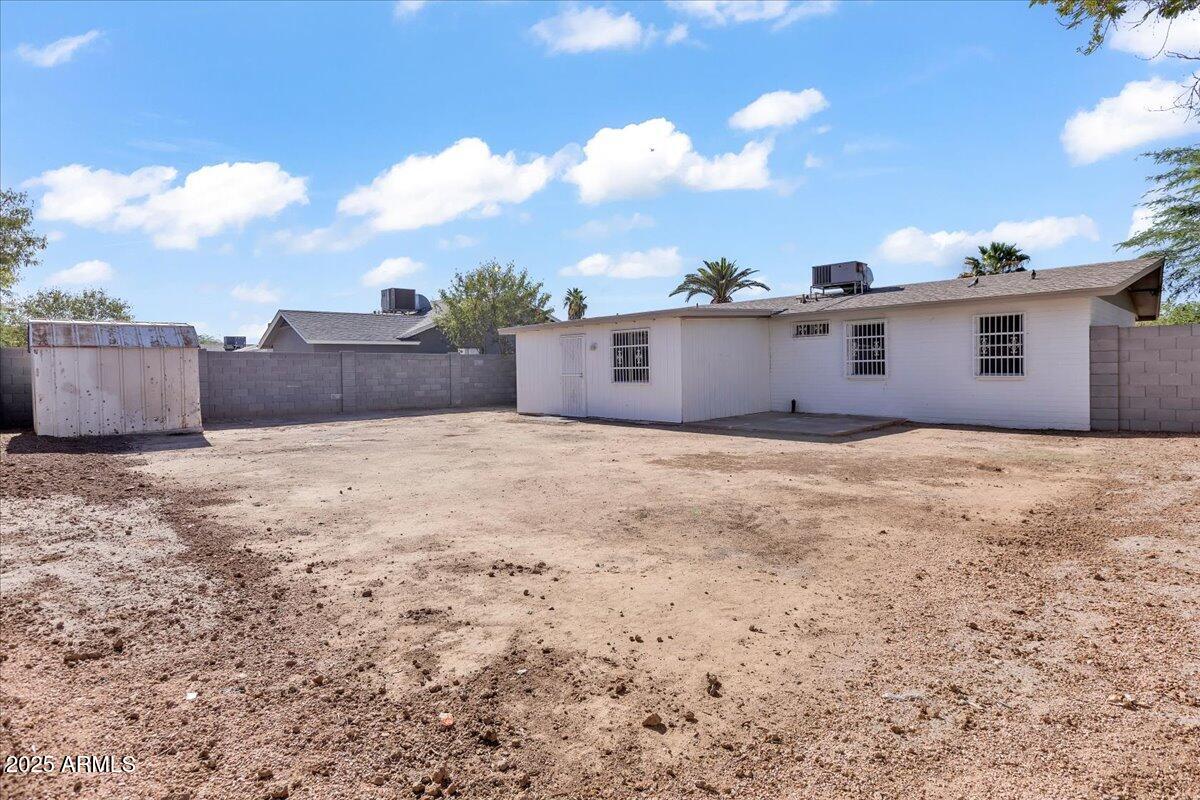 7614 West Cheery Lynn Road Phoenix, AZ 85033 - Photo 4 of 22 04-7614_W_Cheery_Lynn_Rd5