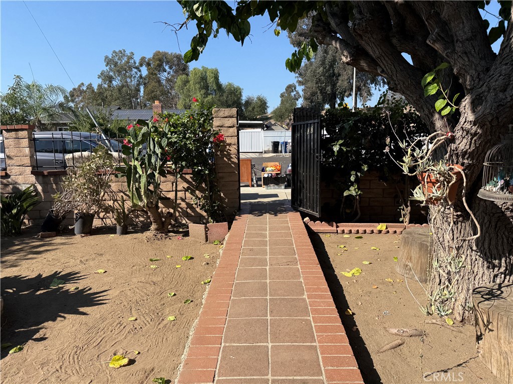 13600 Daventry Street Pacoima, CA 91331 - Photo 17 of 18