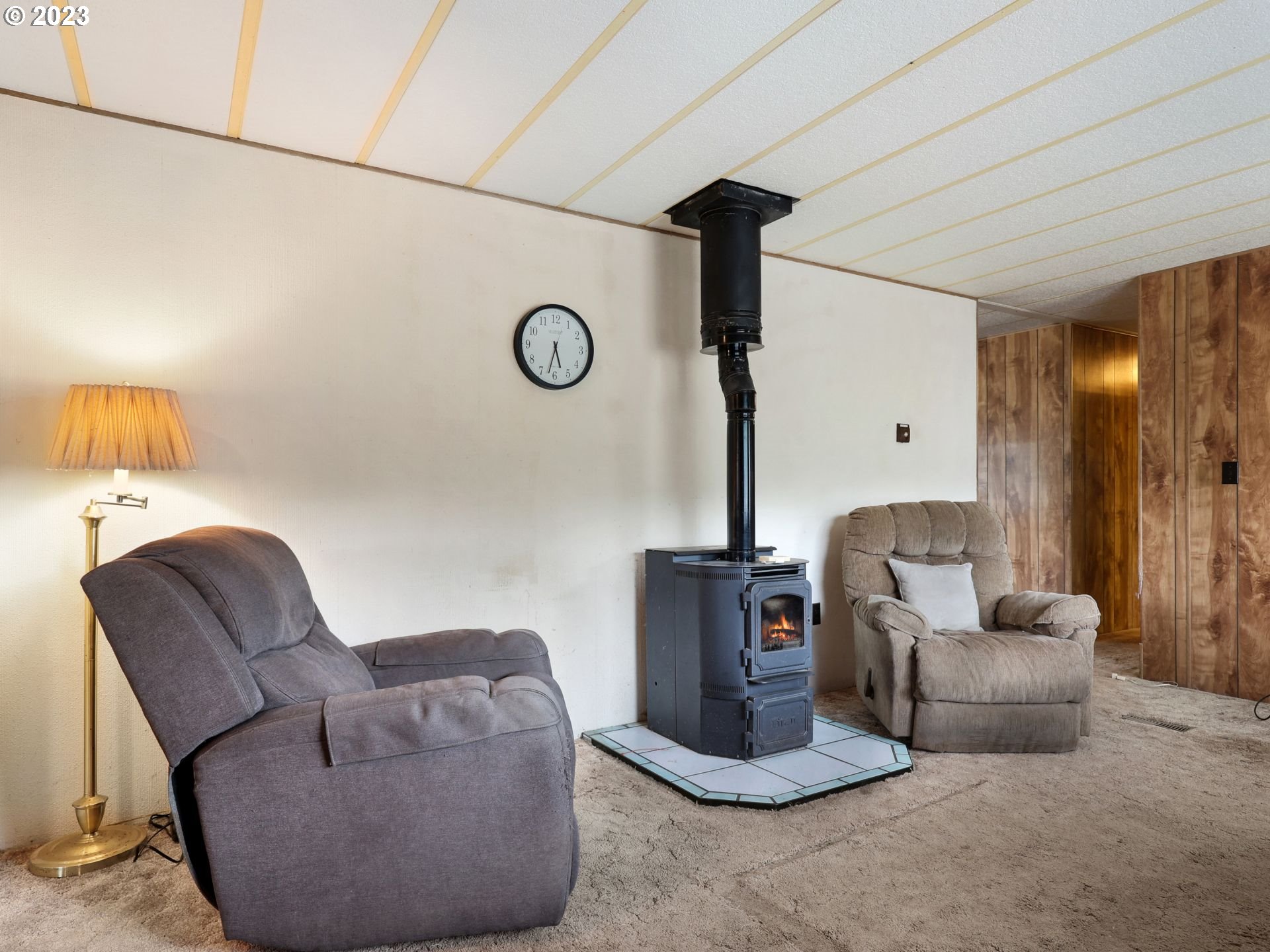 92074 Maki Road Astoria, OR 97103 - Photo 17 of 36 a living room with furniture and a window