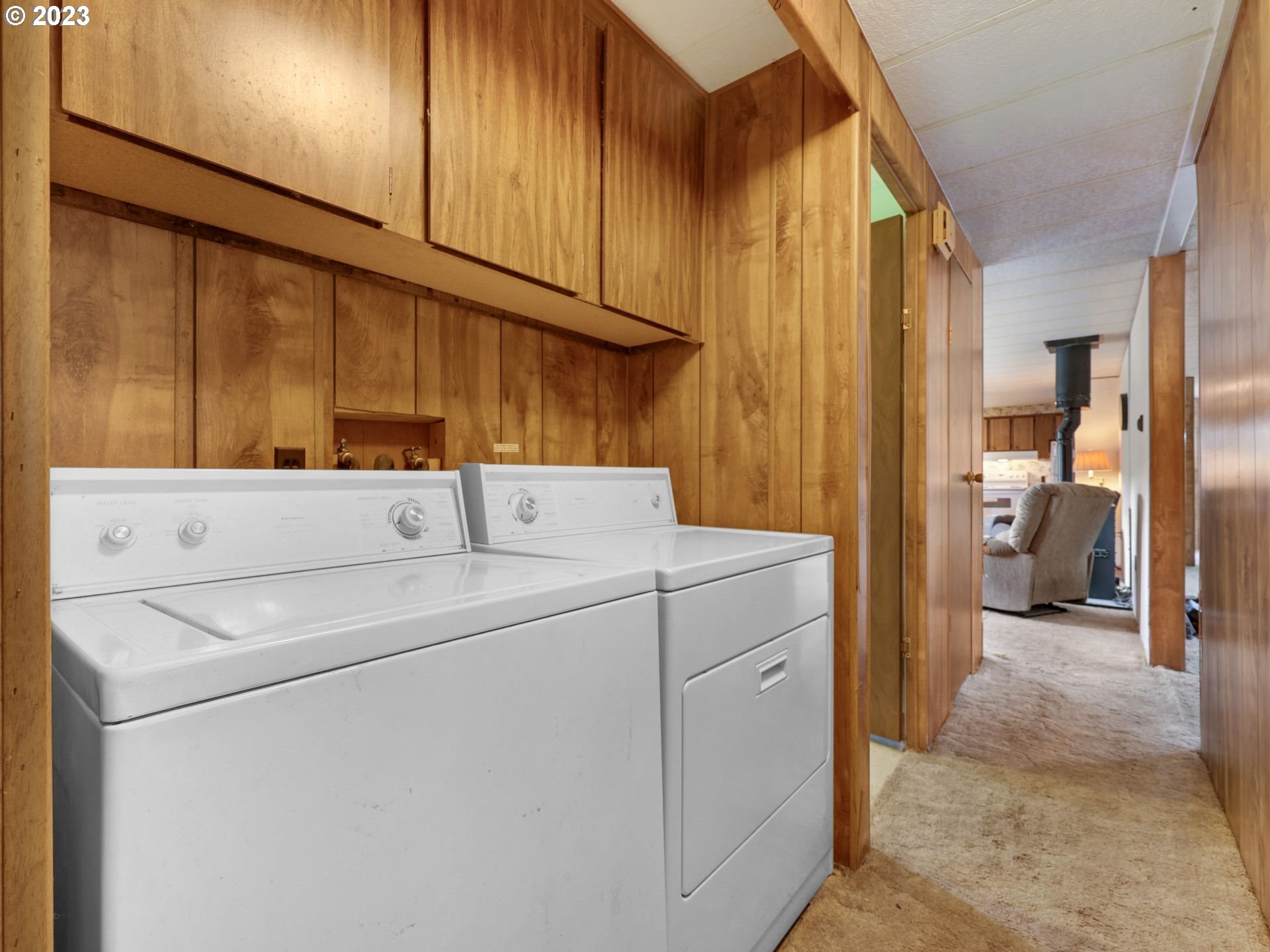 92074 Maki Road Astoria, OR 97103 - Photo 21 of 36 a utility room with dryer and washer