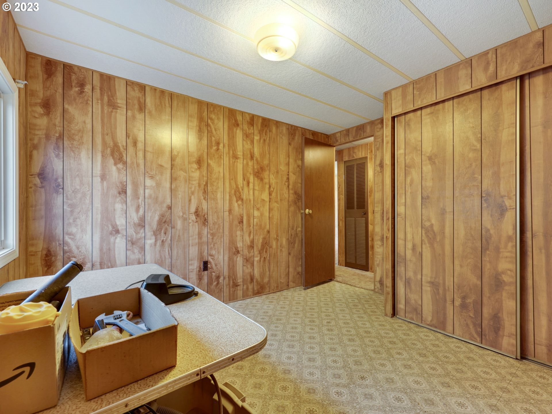 92074 Maki Road Astoria, OR 97103 - Photo 23 of 36 a view of a room with furniture