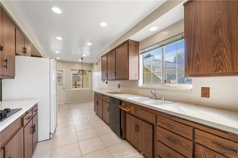 $1,045,000 | 23649 Bessemer Street, Woodland Hills, CA 91367