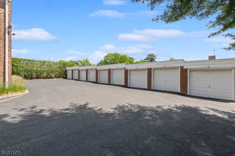 68 New Engave Summit, Unit 32 Summit, NJ 07901 - Photo 14 of 18 Gallery Image 14