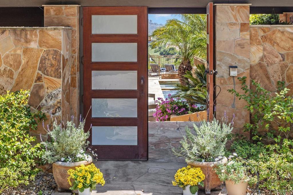 105 Via De La Valle Del Mar, CA 92014 - Photo 2 of 28