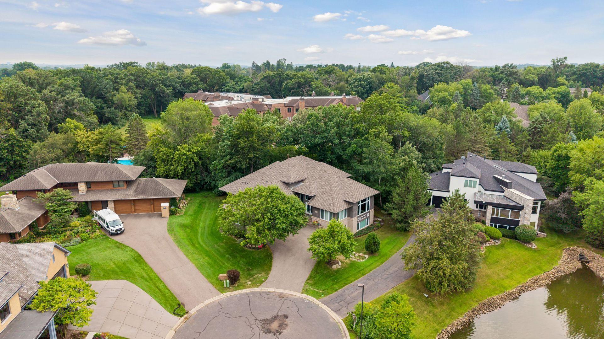 3529 Green Ridge Road Hopkins, MN 55305 - Photo 6 of 61 Gallery Image 6