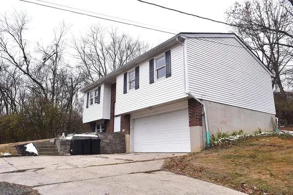 $295,000 | 3300 Sneakville Road, Lawrenceburg, IN 47025