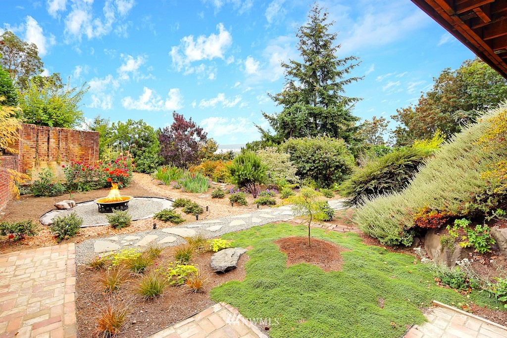 4351 Southwest Thistle Street Seattle, WA 98136 - Photo 6 of 25