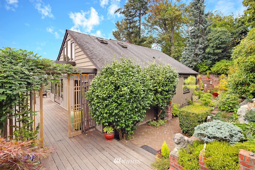 4351 Southwest Thistle Street Seattle, WA 98136 - Photo 7 of 25