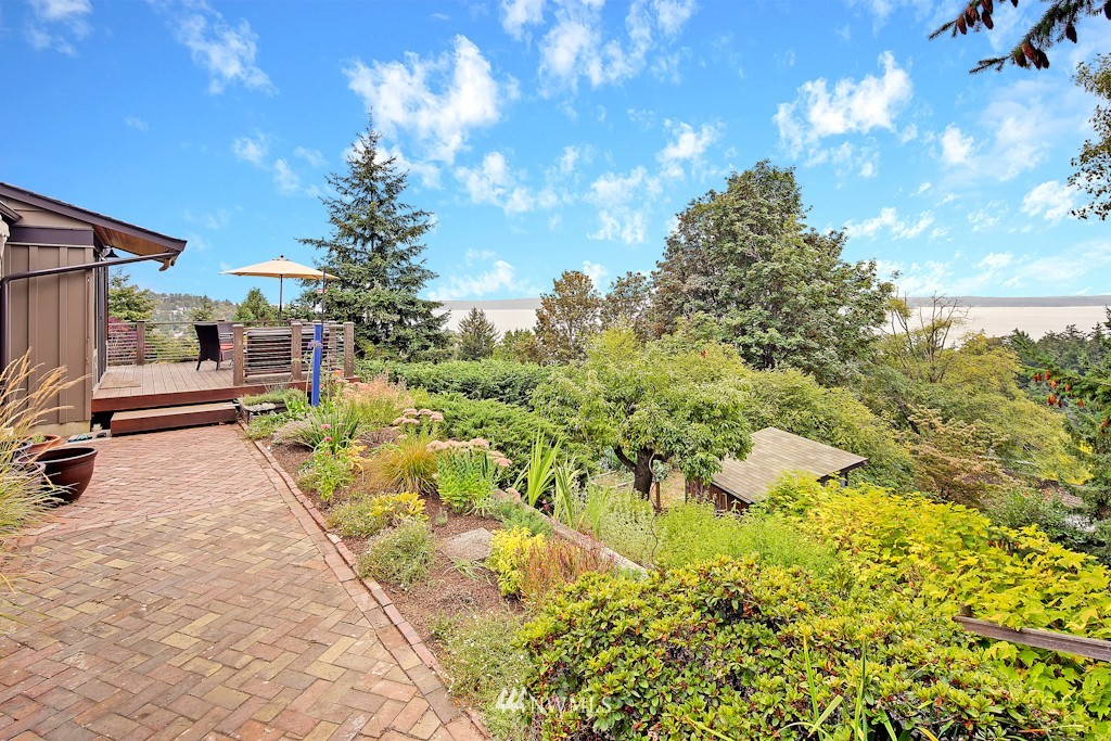 4351 Southwest Thistle Street Seattle, WA 98136 - Photo 9 of 25