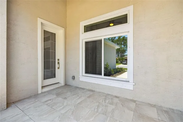 a view of an entrance of the house