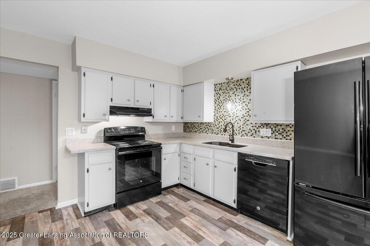 4831 Gull Road, Unit 8 Lansing, MI 48917 - Photo 8 of 22 12-Media Jett - 12