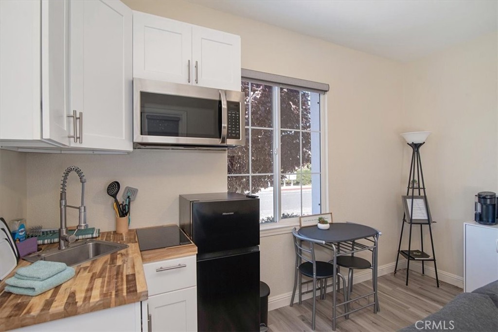 204 Brisa Del Mar Lompoc, CA 93436 - Photo 27 of 33 a view of a workspace with furniture