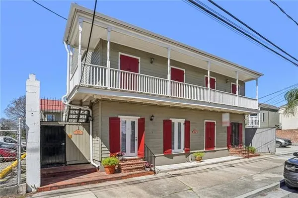 $1,300 | 822 Touro Street, Unit 1, New Orleans, LA 70116