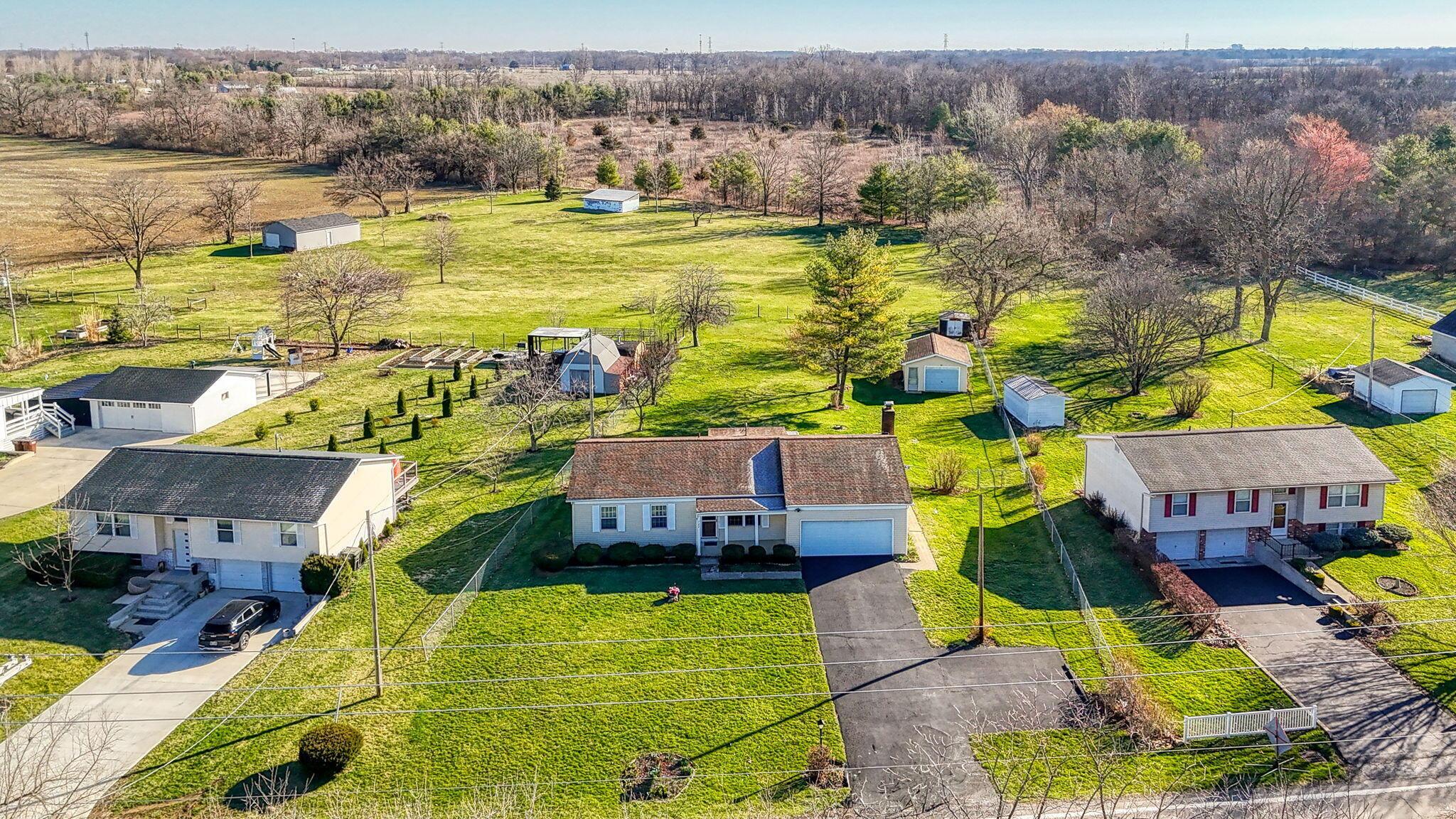 722 Amity Road Galloway, OH 43119 - Photo 9 of 61 722 Amity Rd (7)