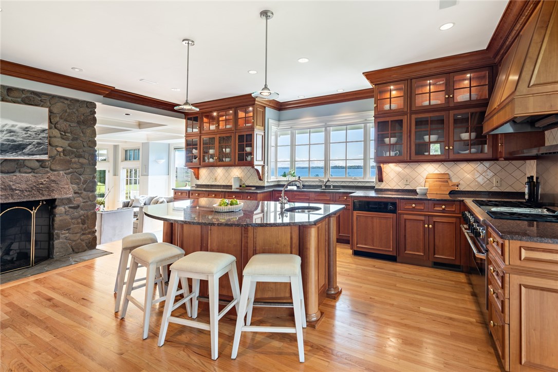 597 Beavertail Road Jamestown, RI 02835 - Photo 16 of 35