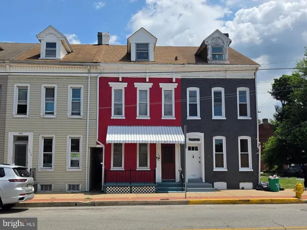 $149,900 | 561 South Queen Street, York, PA 17403