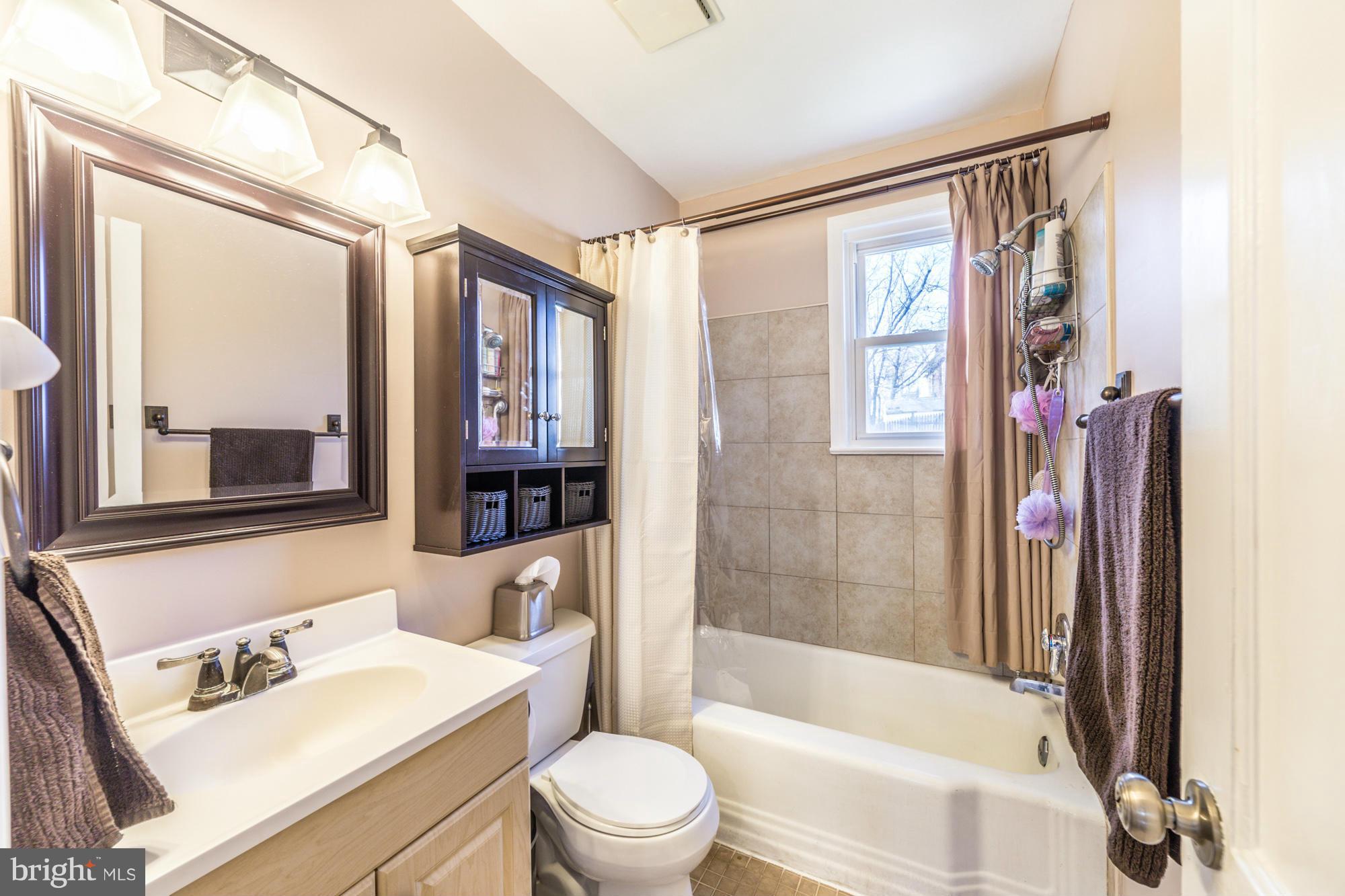 10806 Jewett Street Silver Spring, MD 20902 - Photo 13 of 27 Bath