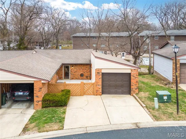 $170,000 | 5 Parkridge, Belleville, IL 62226