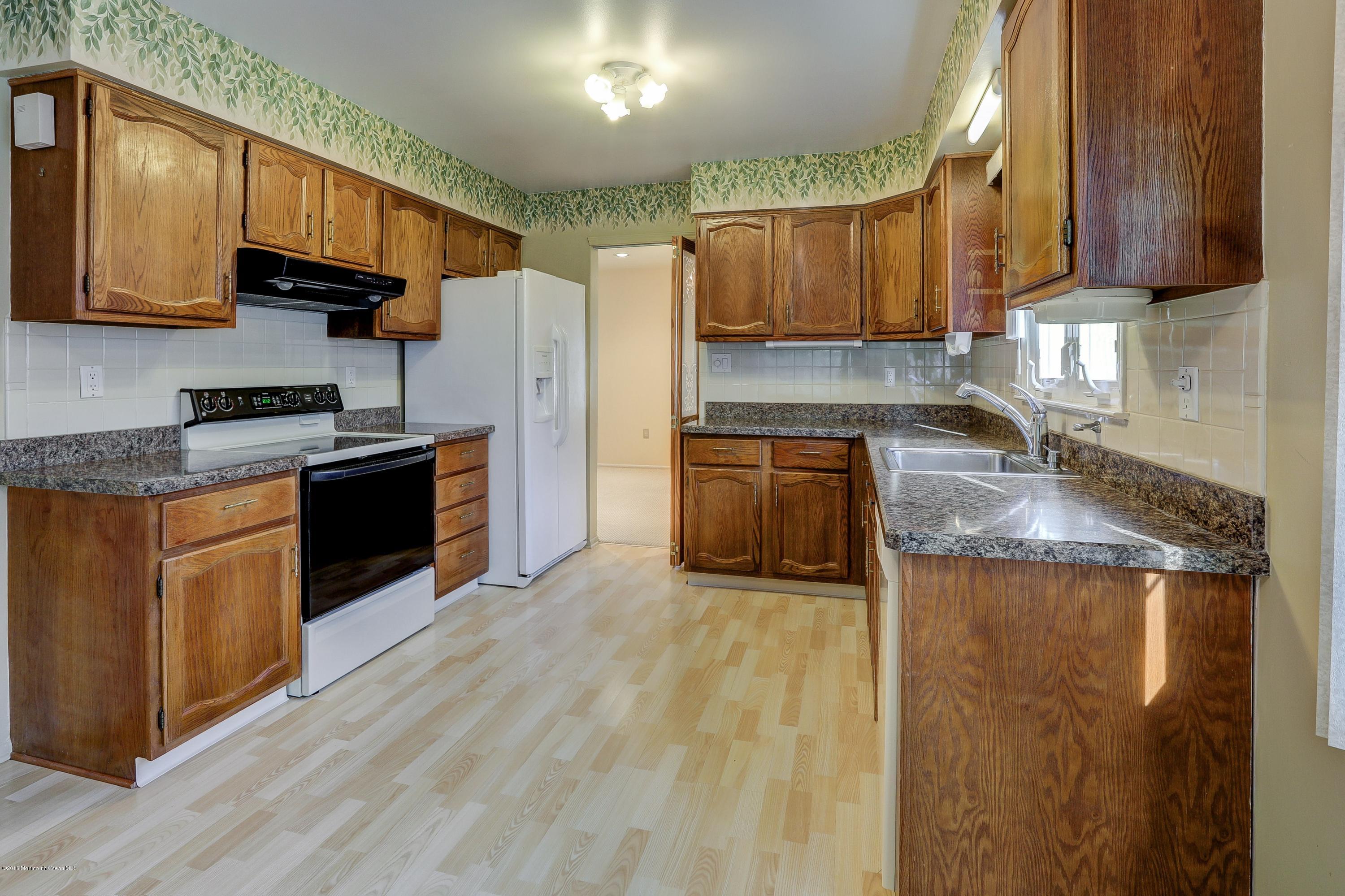 15 Abbey Road Brick, NJ 08723 - Photo 8 of 27 Kitchen