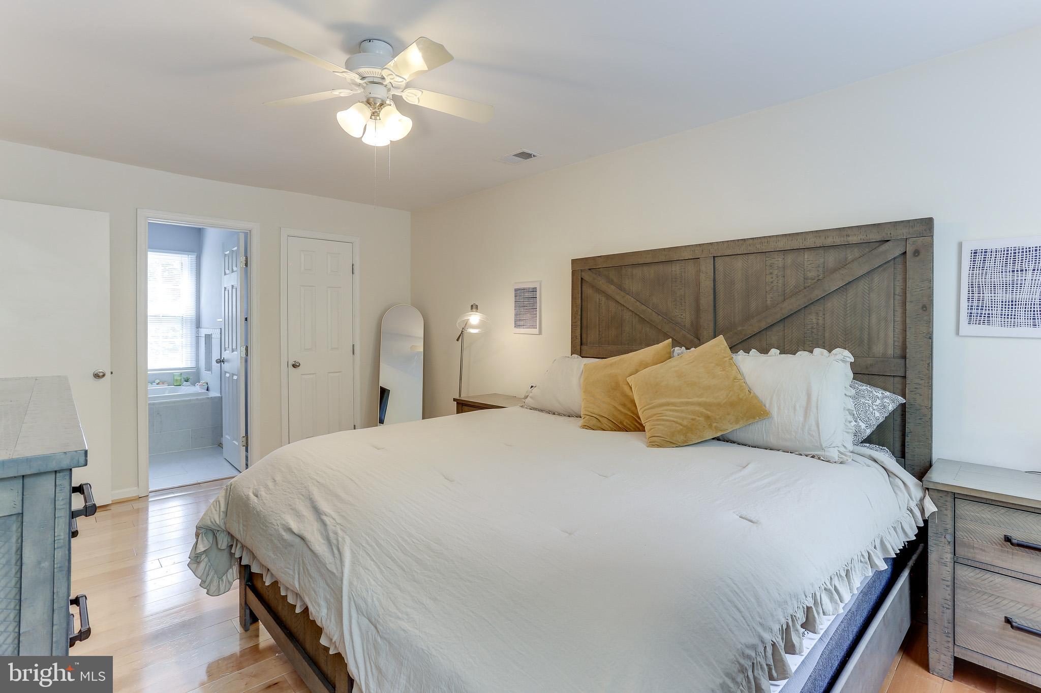 4011 Hummer Road Annandale, VA 22003 - Photo 21 of 56 King-sized owner's suite