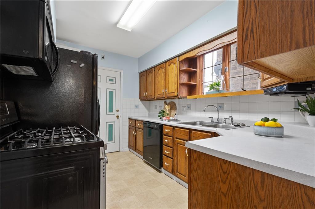 3140 Willett Road Pittsburgh, PA 15227 - Photo 6 of 29 Gallery Image 6