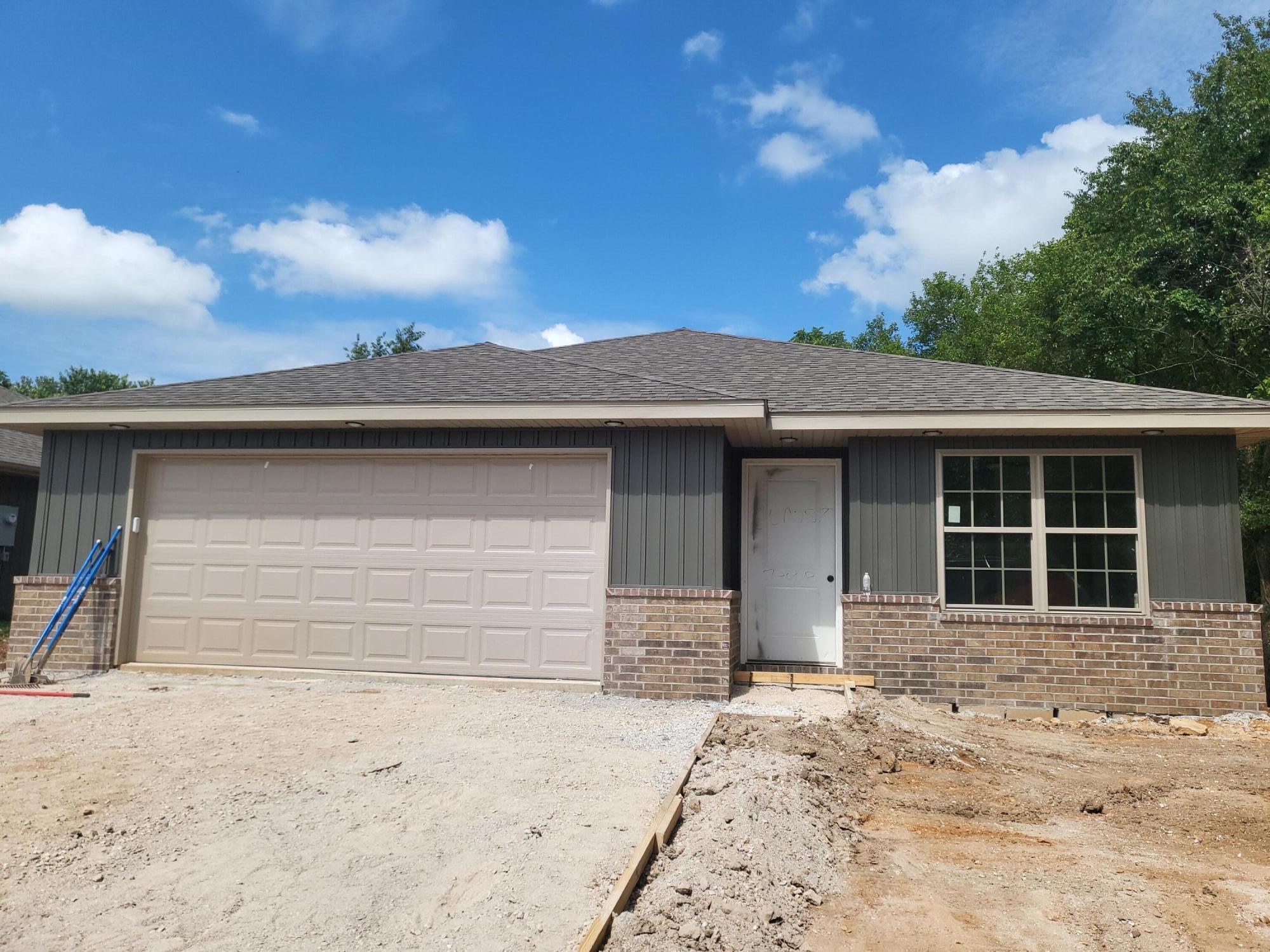 1684 Ridgemont Avenue Monett, MO 65708 - Photo 1 of 8 20260715_110627