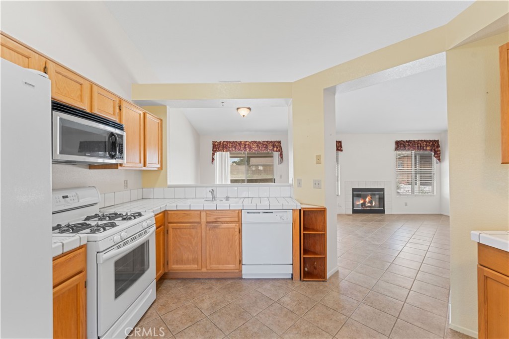 44327 Harbor Street Lancaster, CA 93536 - Photo 17 of 51