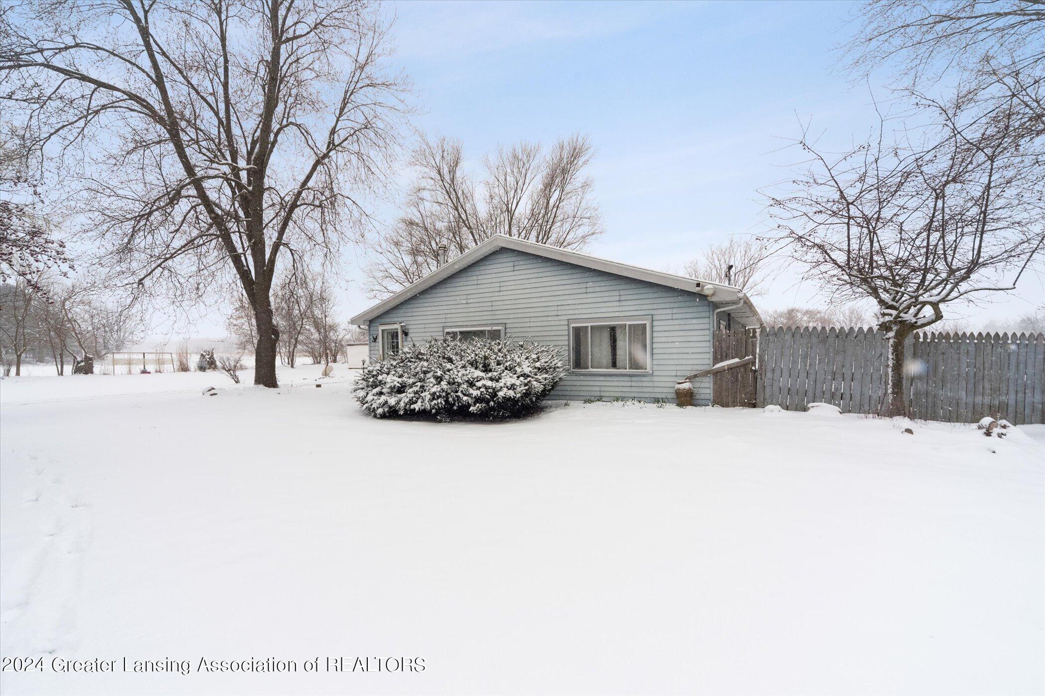 469 North Eifert Road Mason, MI 48854 - Photo 32 of 33 32-469-N-Eifert-Rd-Mason-MI-48854-Window
