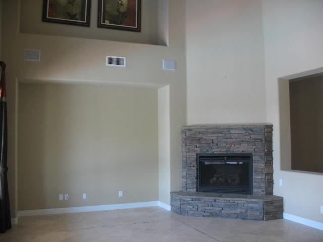 1815 West Red Fox Road Phoenix, AZ 85085 - Photo 3 of 6 .