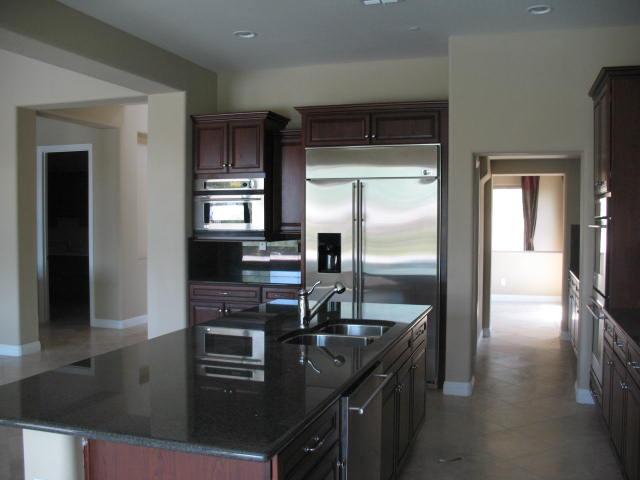 1815 West Red Fox Road Phoenix, AZ 85085 - Photo 4 of 6 .