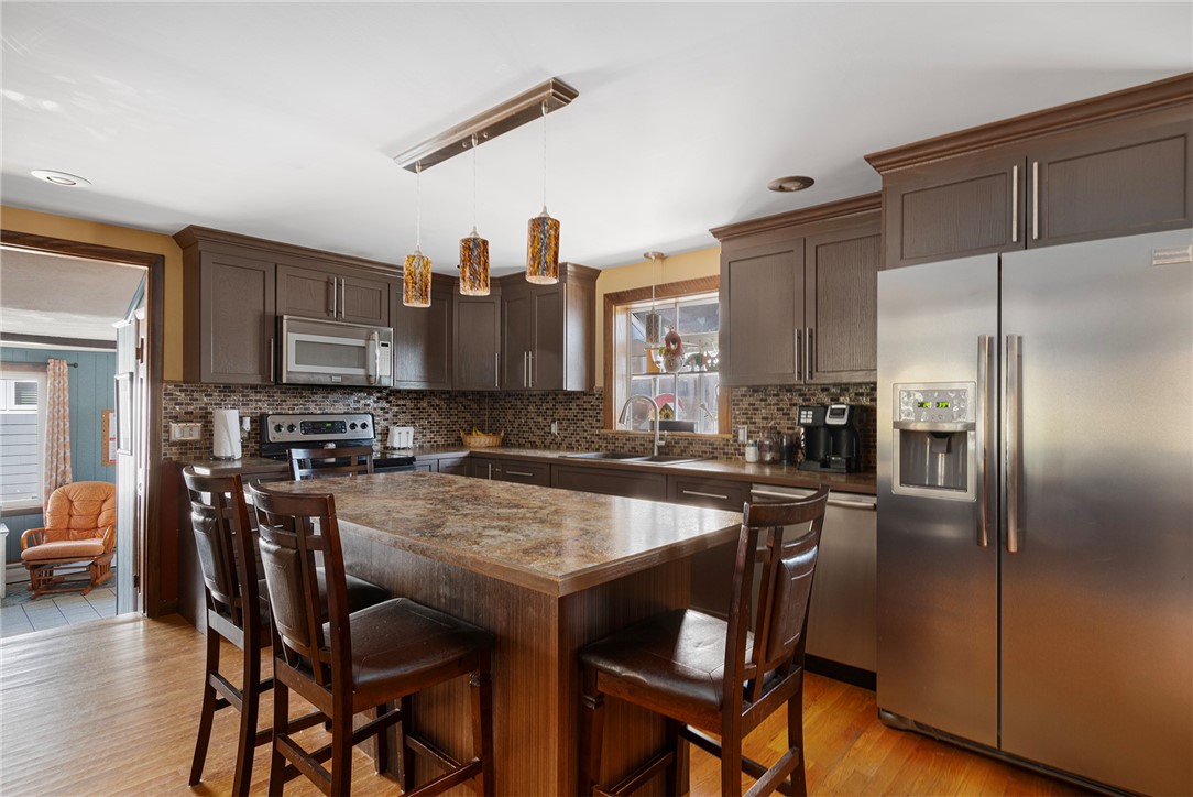 416 Budlong Road Cranston, RI 02920 - Photo 11 of 47