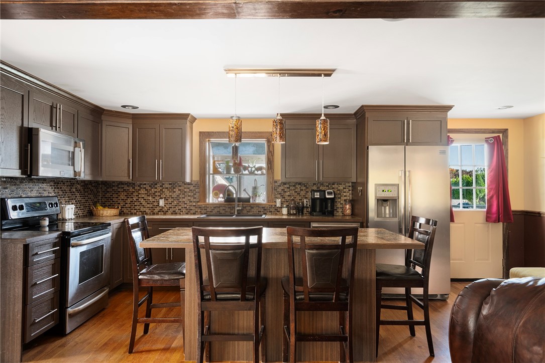 416 Budlong Road Cranston, RI 02920 - Photo 12 of 47