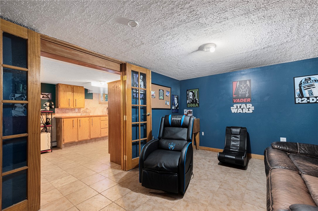 416 Budlong Road Cranston, RI 02920 - Photo 37 of 47
