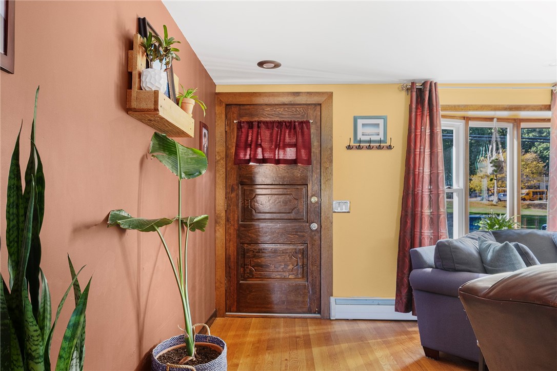 416 Budlong Road Cranston, RI 02920 - Photo 6 of 47